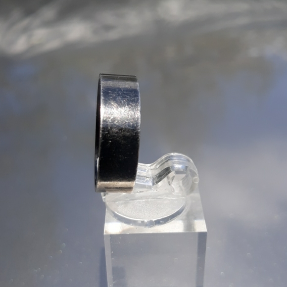 Titanium wedding ring - Picture 2 of 5